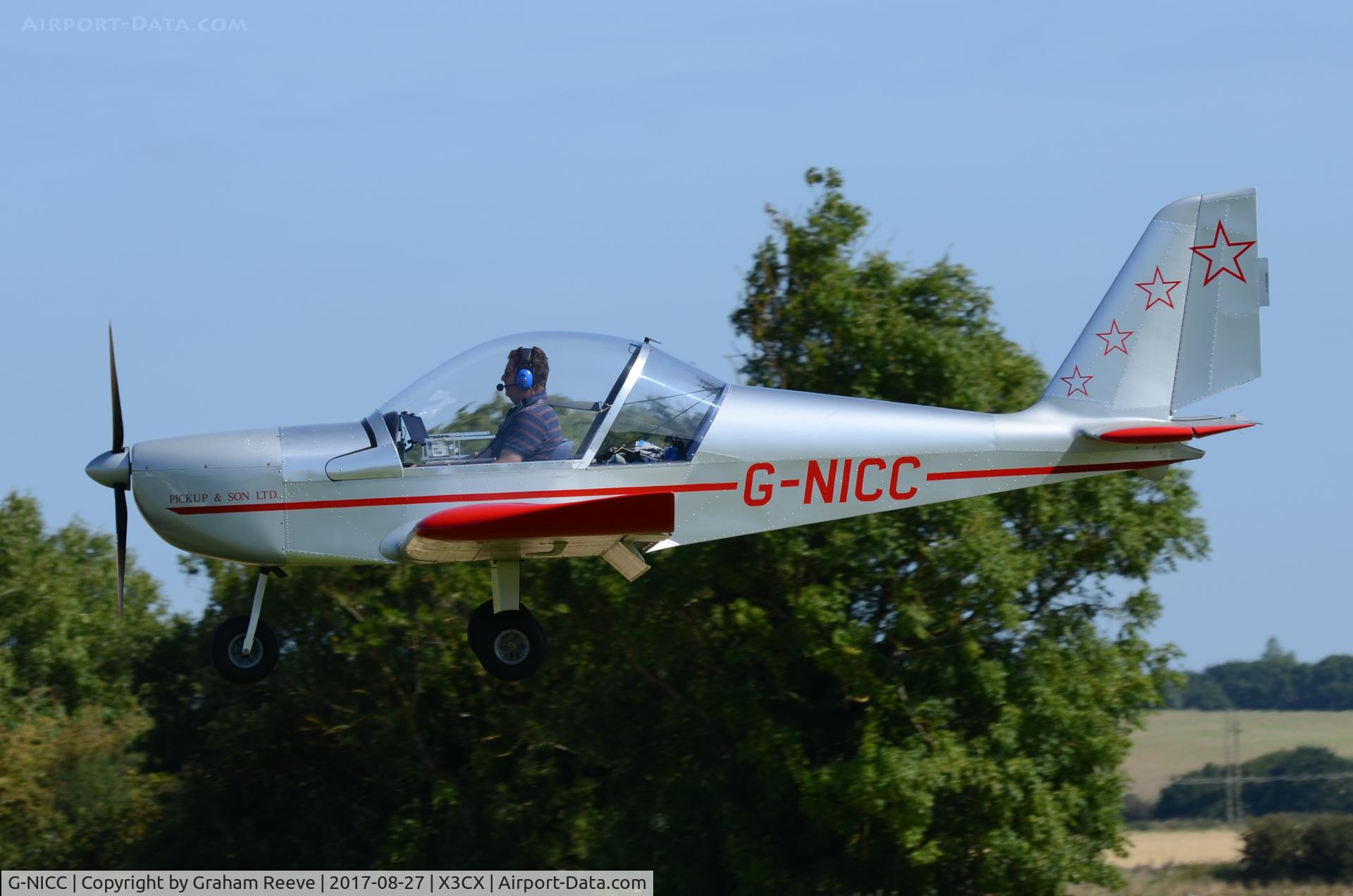 G-NICC, 2004 Cosmik EV-97 TeamEurostar UK C/N 1913, Landing at Northrepps.