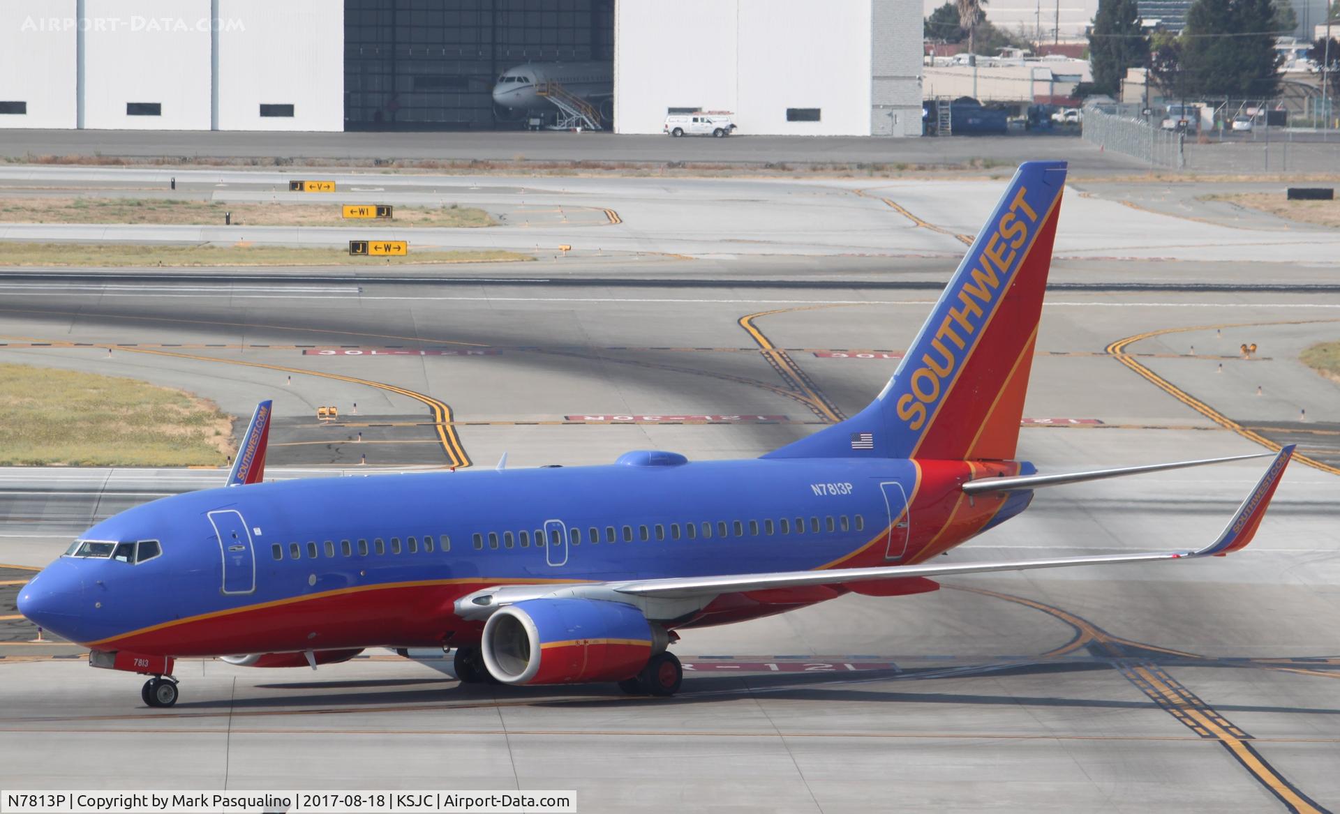 N7813P, 2001 Boeing 737-7K9 C/N 30041, Boeing 737-700