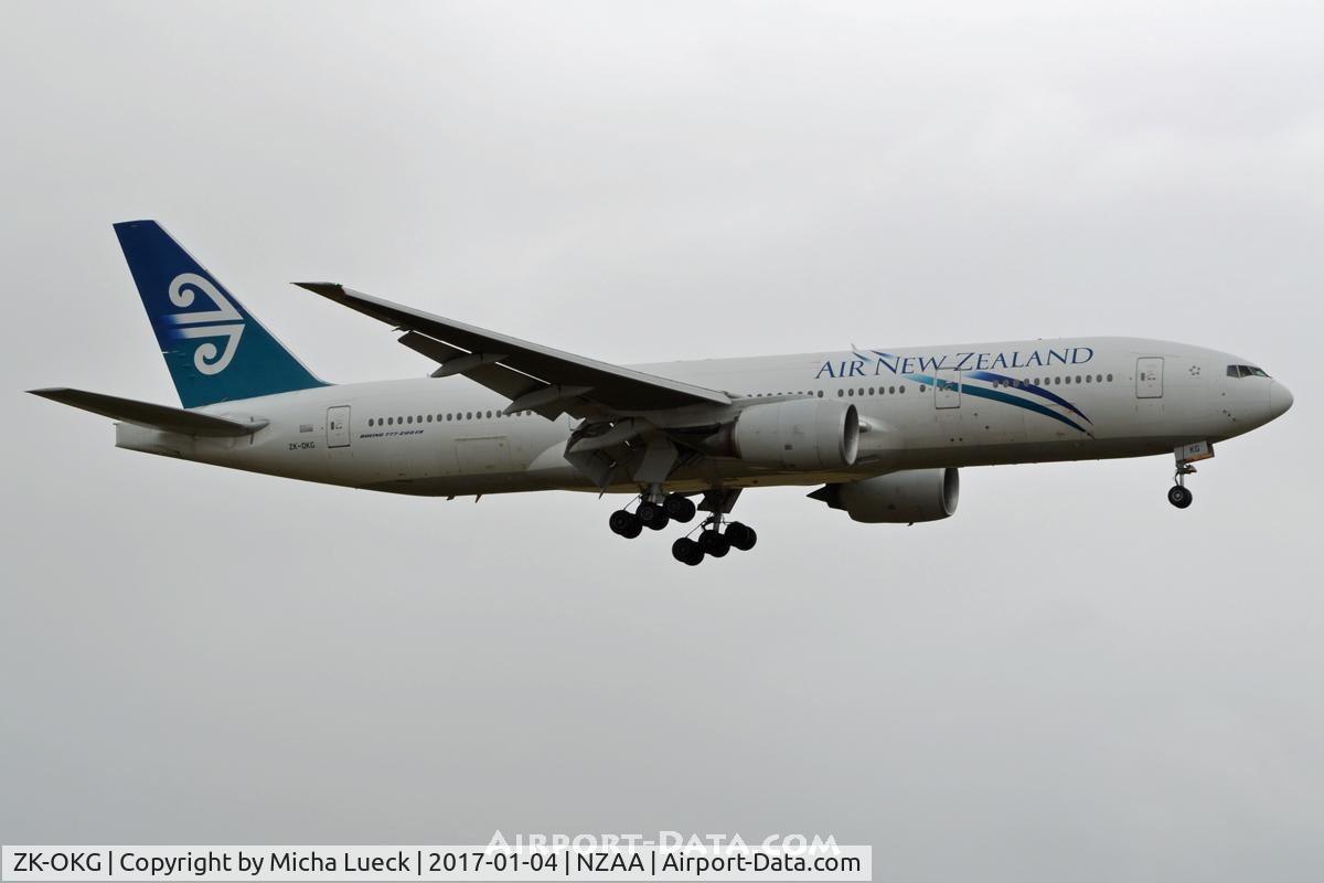 ZK-OKG, 2006 Boeing 777-219 C/N 29403, At Auckland