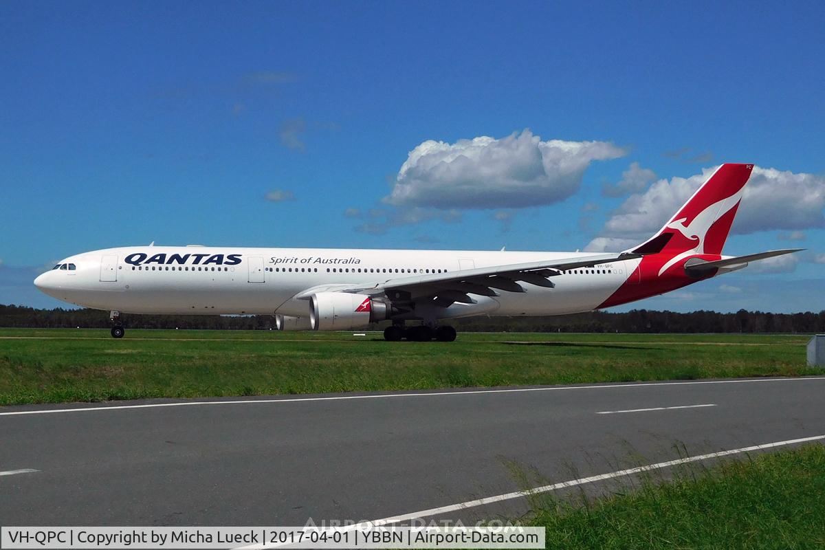 VH-QPC, 2003 Airbus A330-303 C/N 564, At Brisbane