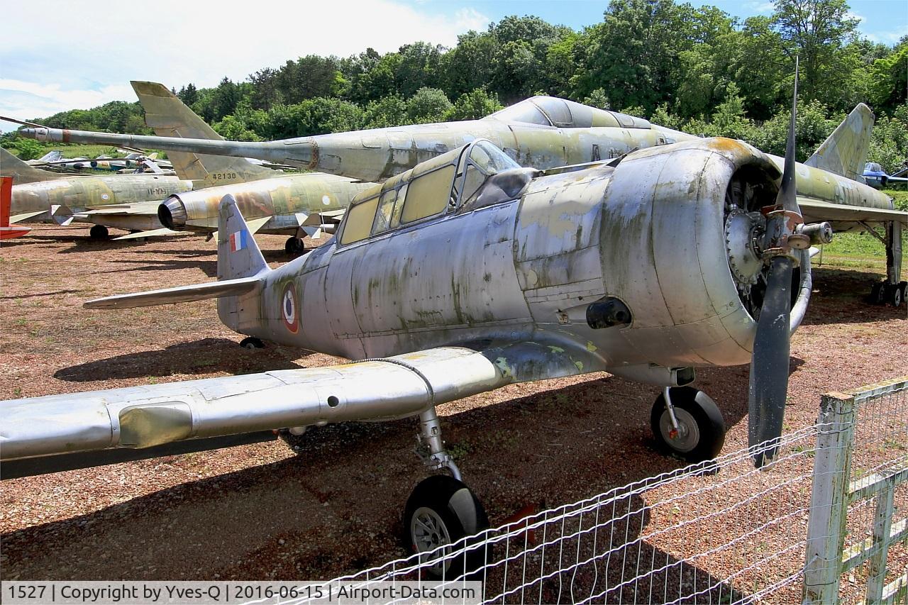 1527, North American AT-6C Harvard IIA C/N 88-10675, North American AT-6C Harvard IIA, Preserved at Savigny-Les Beaune Museum