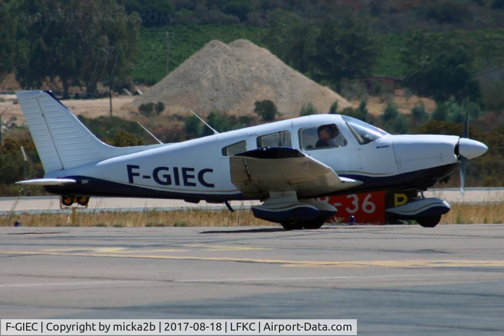 F-GIEC, Piper PA-28-181 Archer C/N 2890105, Taxiing