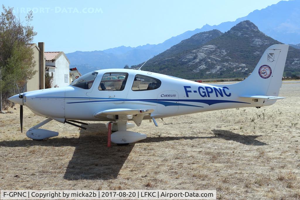 F-GPNC, 2004 Cirrus SR20 C/N 1408, Parked