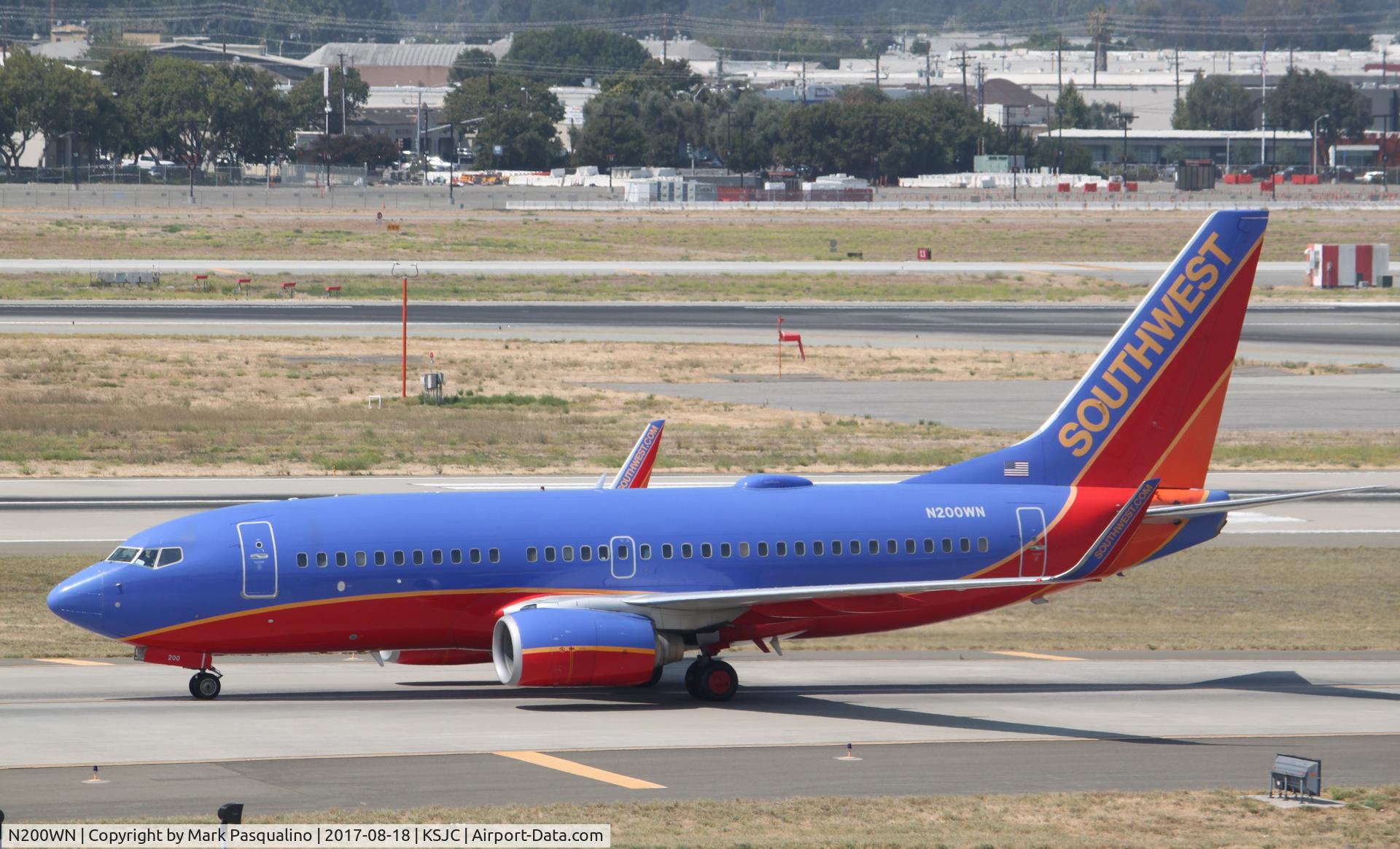 N200WN, 2005 Boeing 737-7H4 C/N 32482, Boeing 737-700