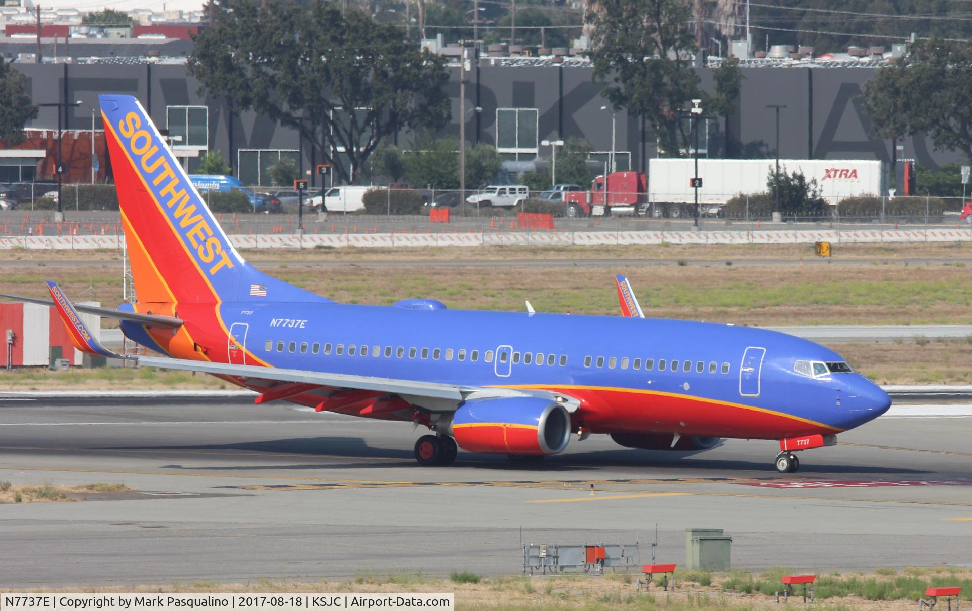 N7737E, 2006 Boeing 737-7BD C/N 33929, Boeing 737-700