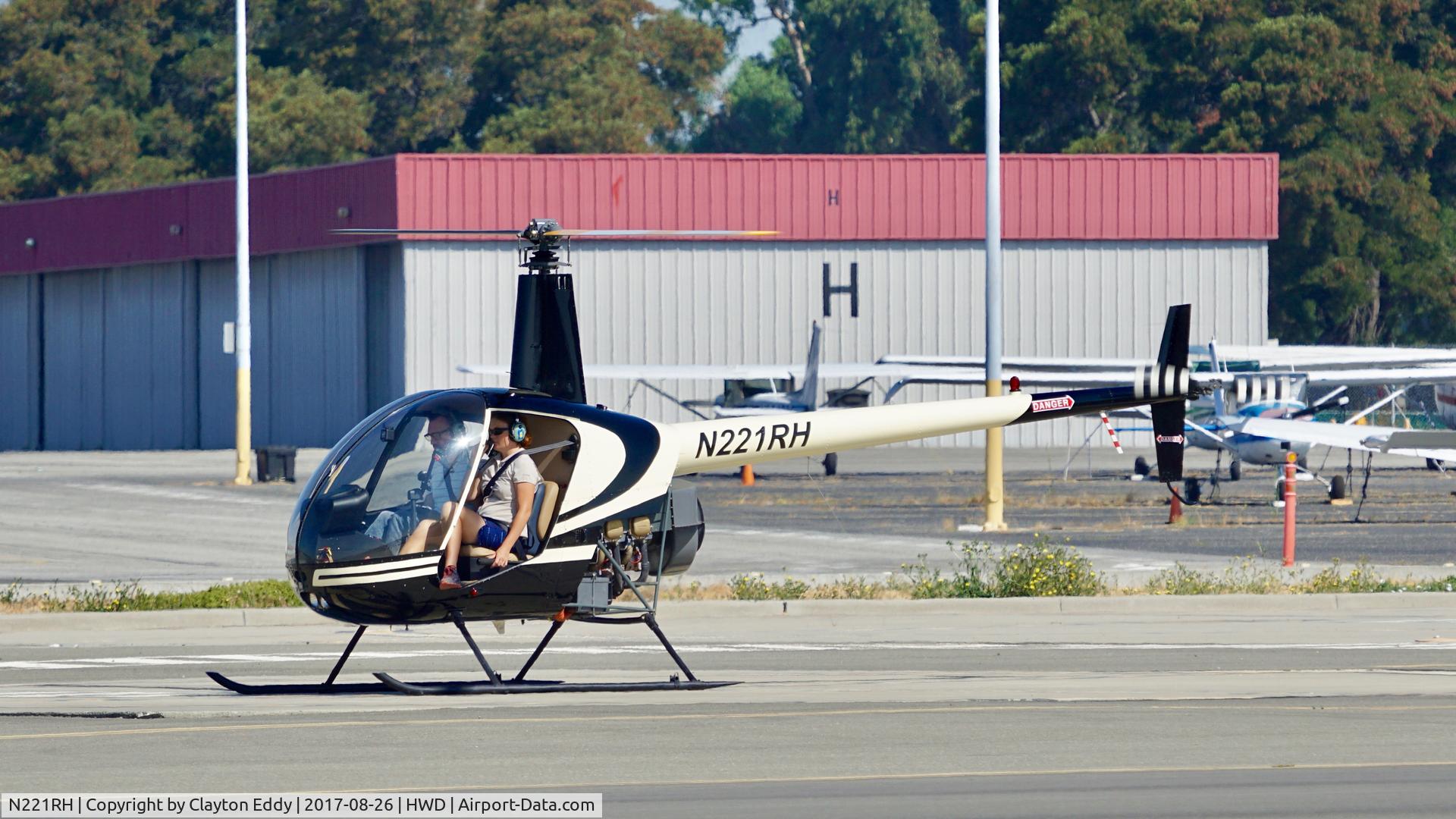 N221RH, 1998 Robinson R22 BETA C/N 2823, HWD 2017.