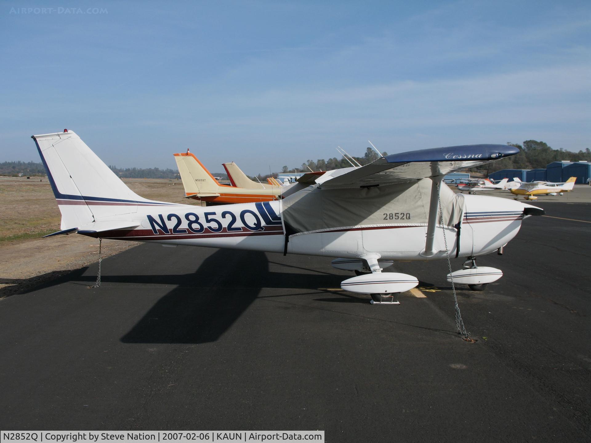 N2852Q, 1971 Cessna 172L C/N 17259852, Locally-based 1971 Cessna 172L Skyhawk @ Auburn Municipal Airport, CA