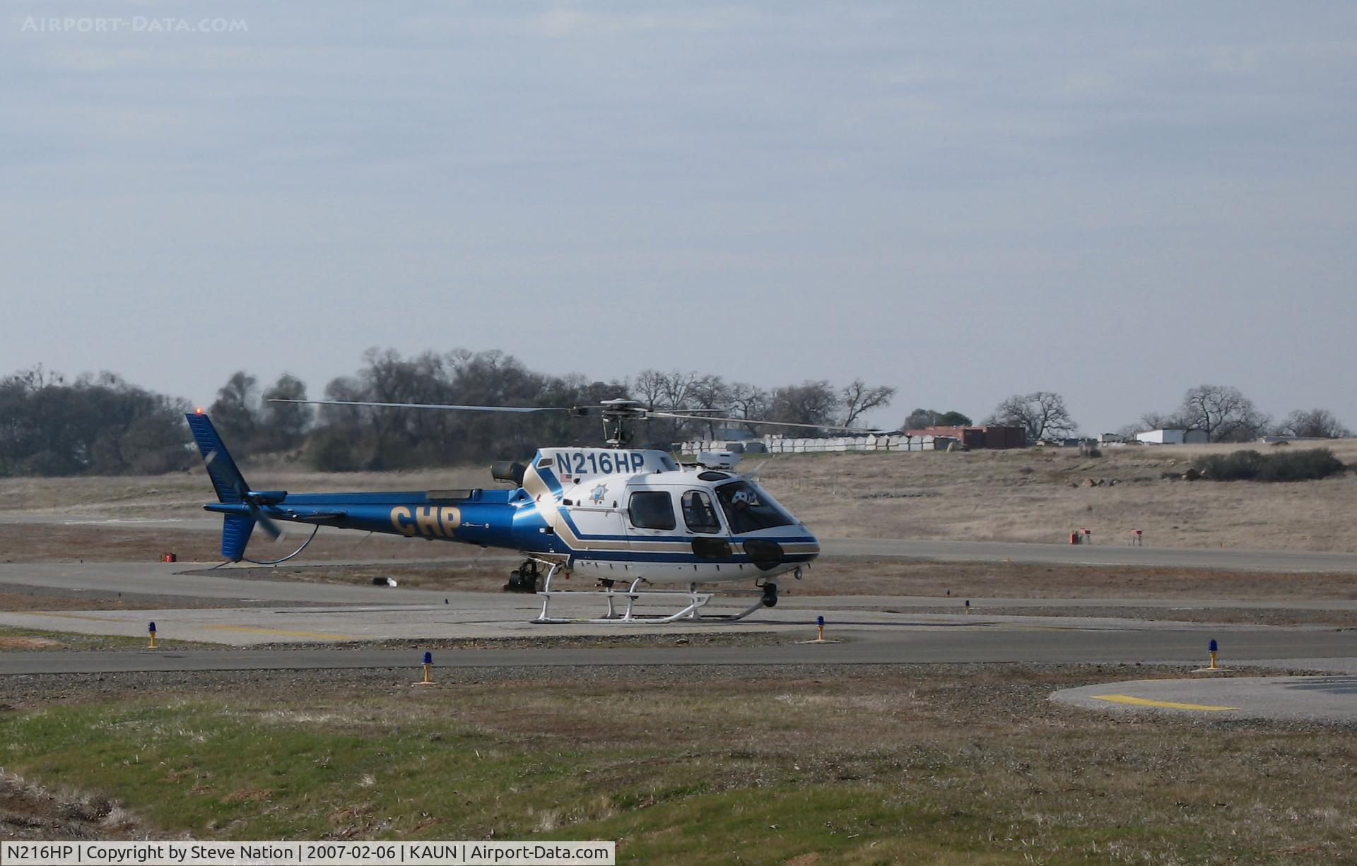 N216HP, 2000 Eurocopter AS-350B-3 Ecureuil Ecureuil C/N 3330, CHP California Highway Patrol 2000 Eurocopter AS-350B-3 ready for mission @ Auburn Municipal Airport, CA home base (to new owner as N61JS 2017-01-18)