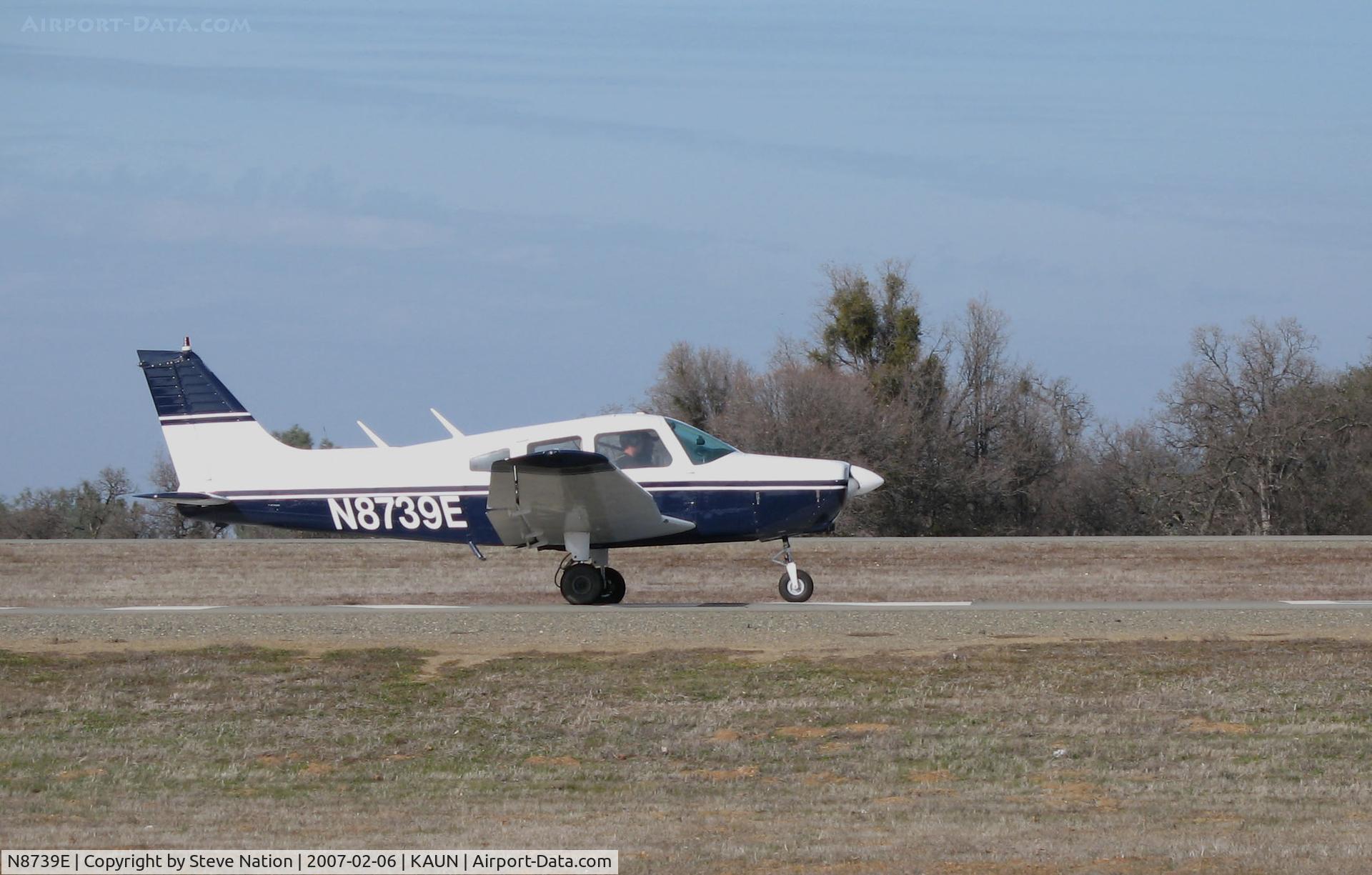 N8739E, 1976 Piper PA-28-151 C/N 28-7615157, Locally-based 1976b Piper PA-28-151 Cherokee taxiing @ Auburn Municipal Airport, CA
