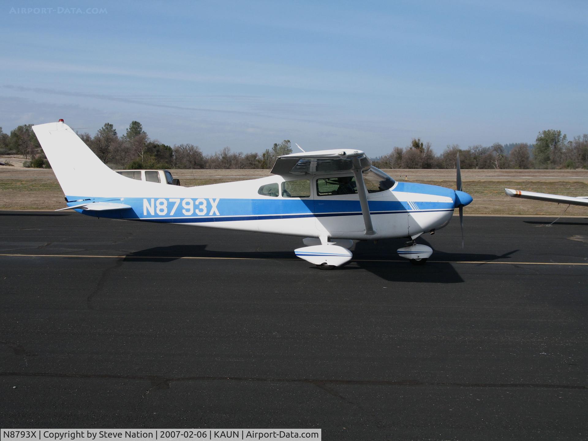 N8793X, 1961 Cessna 182D Skylane C/N 182-53193, Locally-based 1961 Cessna 182D Skylane taxiing to ramp @ Auburn Municipal Airport, CA