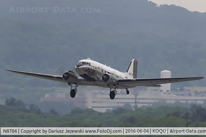 N8704, 1944 Douglas DC3C-S4C4G (TC-47B-30-DK) C/N 33048, Douglas DC-3C-S4C4G 