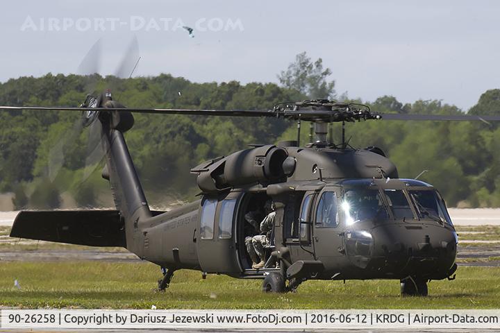 90-26258, 1990 Sikorsky MH-60L Black Hawk C/N 70-1486, UH-60L Blackhawk 90-26258  from 1/126th Avn  Quonset Point ANGS, RI