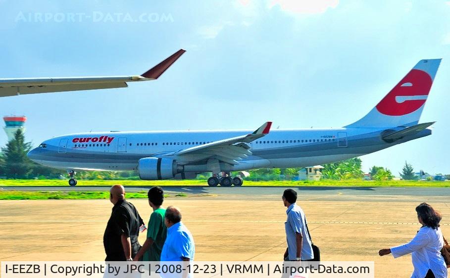 I-EEZB, 2000 Airbus A330-223 C/N 364, Sudden landing