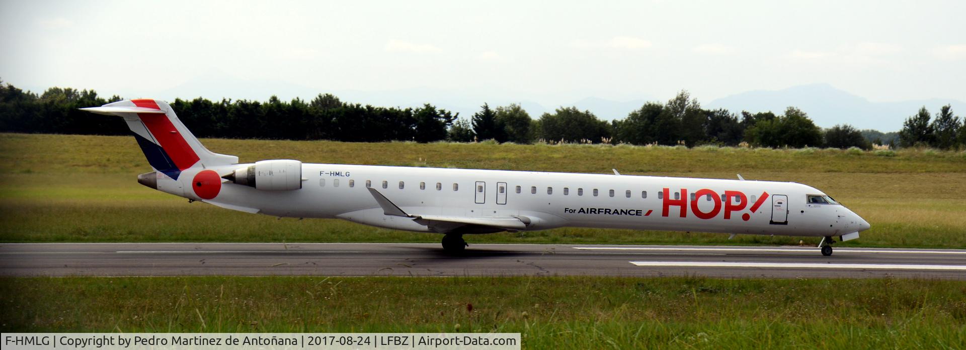 F-HMLG, 2011 Bombardier CRJ-1000EL NG (CL-600-2E25) C/N 19012, Aéroport  Biarritz-Anglet-Bayonne
