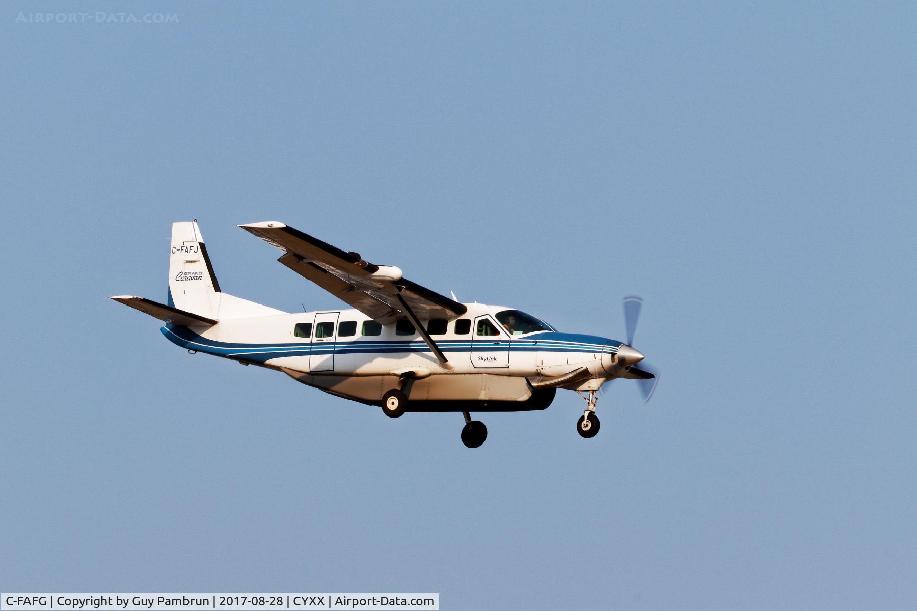 C-FAFG, 1998 Cessna 208B Caravan I C/N 208B0724, Landing