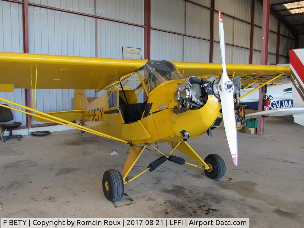 F-BETY, 1945 Piper J3C-65 Cub Cub C/N 13177, Parked