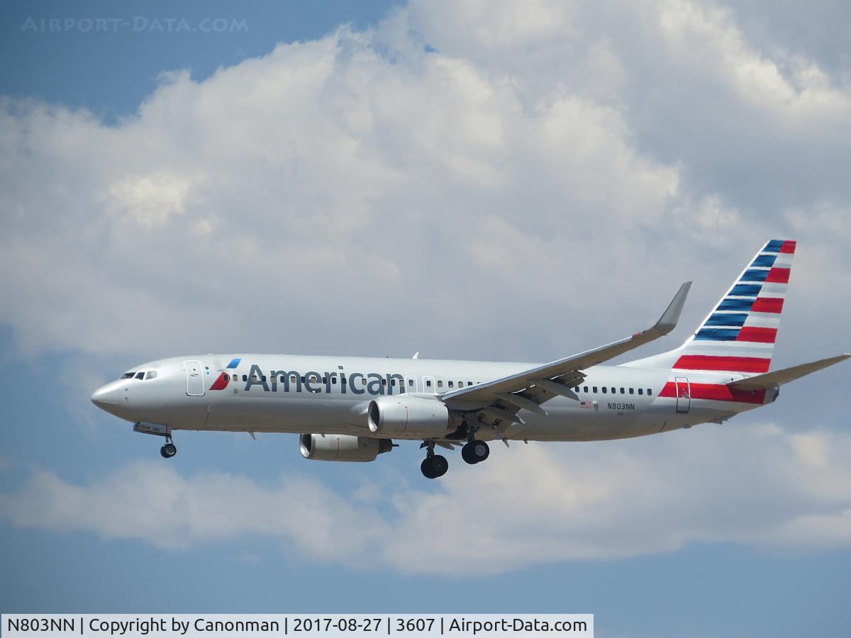 N803NN, 2009 Boeing 737-823 C/N 29566, Landing