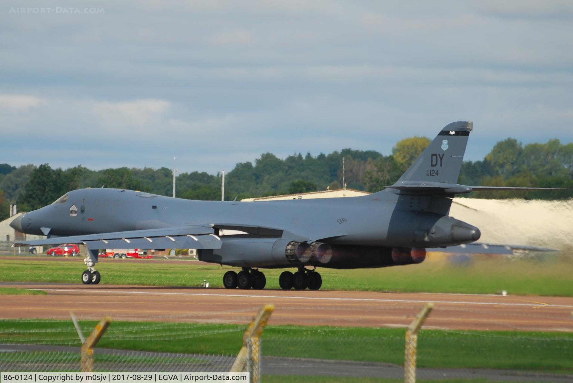 86-0124, 1986 Rockwell B-1B Lancer C/N 84, B1B LANCER ROLLING