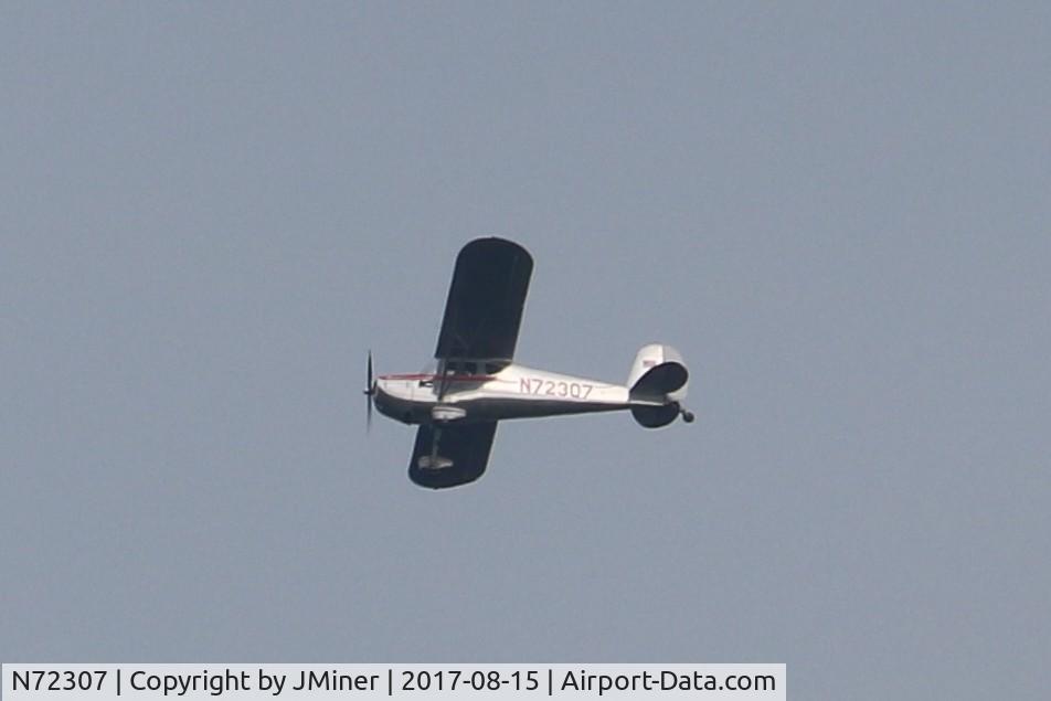N72307, 1946 Cessna 140 C/N 9484, Flying over Sleepy Hollow, IL.