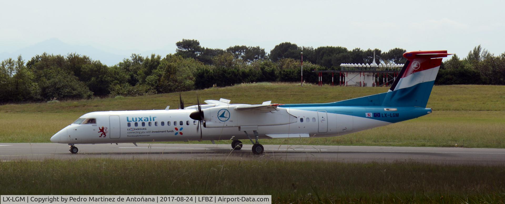 LX-LGM, 2012 De Havilland Canada DHC-8-402Q Dash 8 C/N 4425, Aéroport  Biarritz-Anglet-Bayonne
