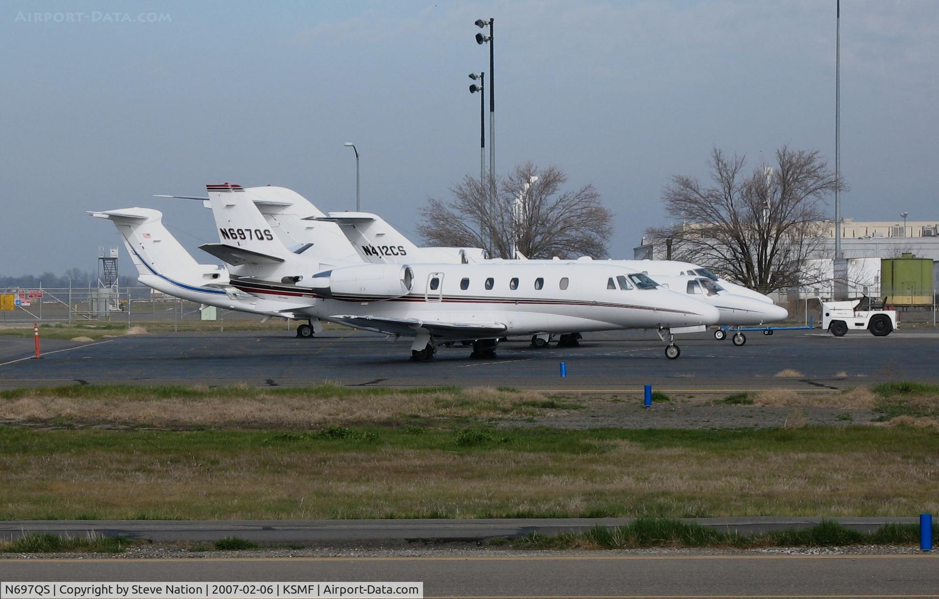 N697QS, 2001 Cessna 560XL Citation Excel C/N 560-5197, Netjets 2001 Cessna 560XL on Cessna Citation Center ramp @ Sacramento International Airport, CA (to N697SD DS Advisors, Chicago, IL 2016-03-09)