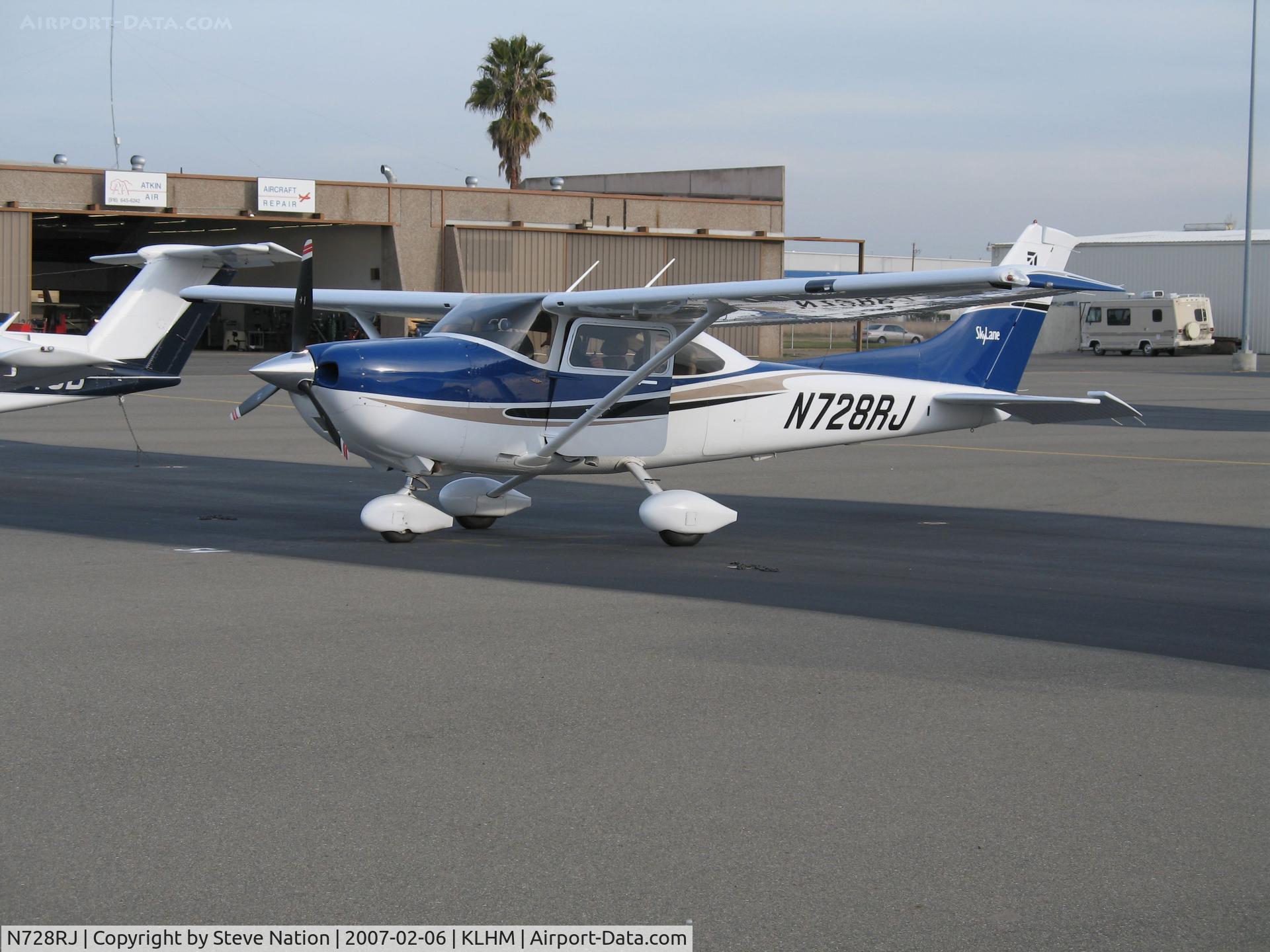 N728RJ, 2004 Cessna 182T Skylane C/N 18281396, Locally-based 2004 Cessna 182T Skylane with door opening @ Lincoln Regional Airport (Karl Harder Field), CA (registration CX 2010-10-27 as exported to South Africa as ZS-LML)