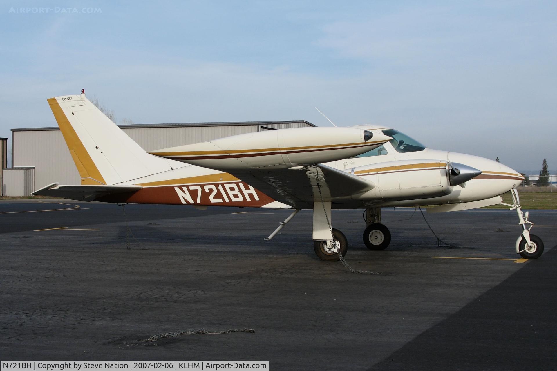 N721BH, 1963 Cessna E310H C/N 310H0143, Locally-based 1963 Cessna E310H @ Lincoln Regional Airport (Karl Harder Field), CA (to Amber Airplane LLC, Los Altos Hills, CA then CX from USCAR 2008-05-21 as exported to Ukraine as UR-VOKA)