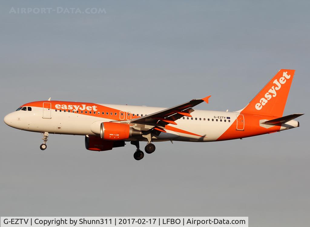 G-EZTV, 2010 Airbus A320-214 C/N 4234, Landing rwy 32L in new c/s
