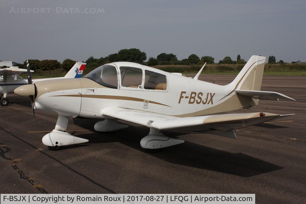 F-BSJX, Robin DR-300-108 2+2 C/N 516, Parked