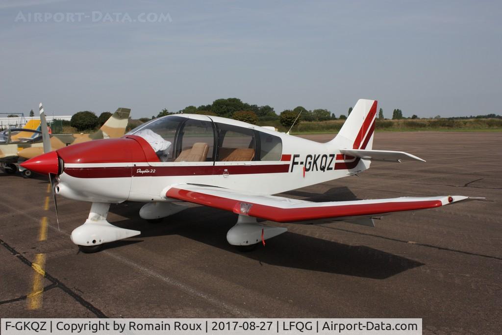 F-GKQZ, Robin DR-400-120 Dauphin C/N 2070, Parked