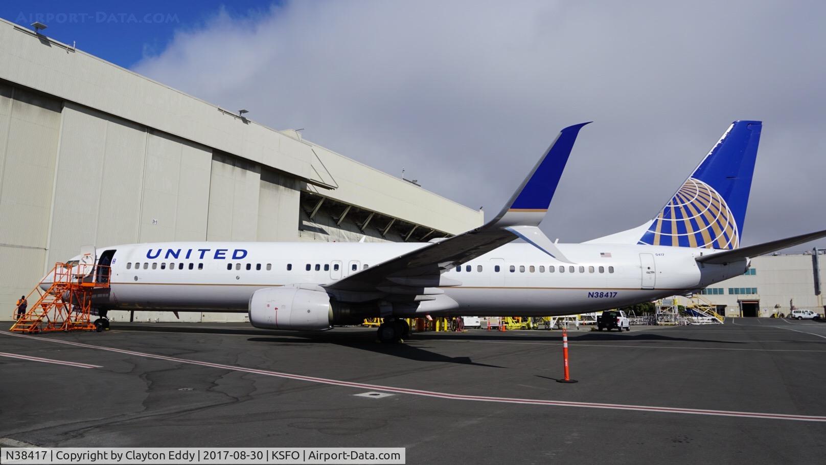 N38417, 2008 Boeing 737-924/ER C/N 31665, SFO 2017.