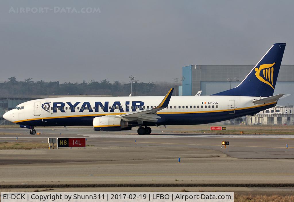 EI-DCK, 2004 Boeing 737-8AS C/N 33565, Lining up rwy 14L for departure...