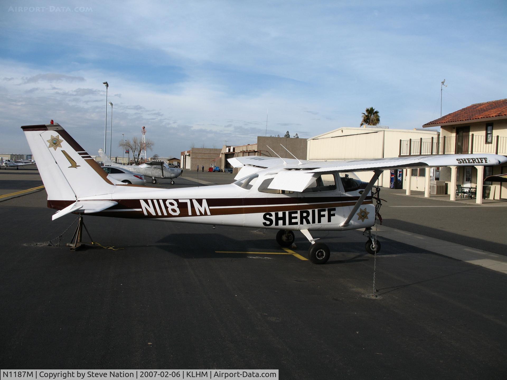N1187M, 1970 Cessna 172K Skyhawk C/N 17258687, Yolo County SHERIFF Department 1970 Cessna 172K in for maintenance @ Lincoln Regional Airport (Karl Harder Field), CA minus engine