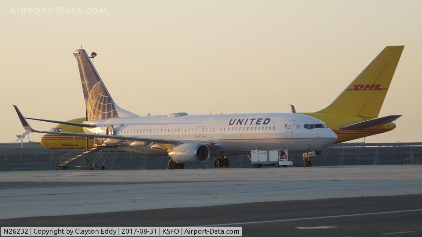 N26232, 1999 Boeing 737-824 C/N 28942, SFO 2017.