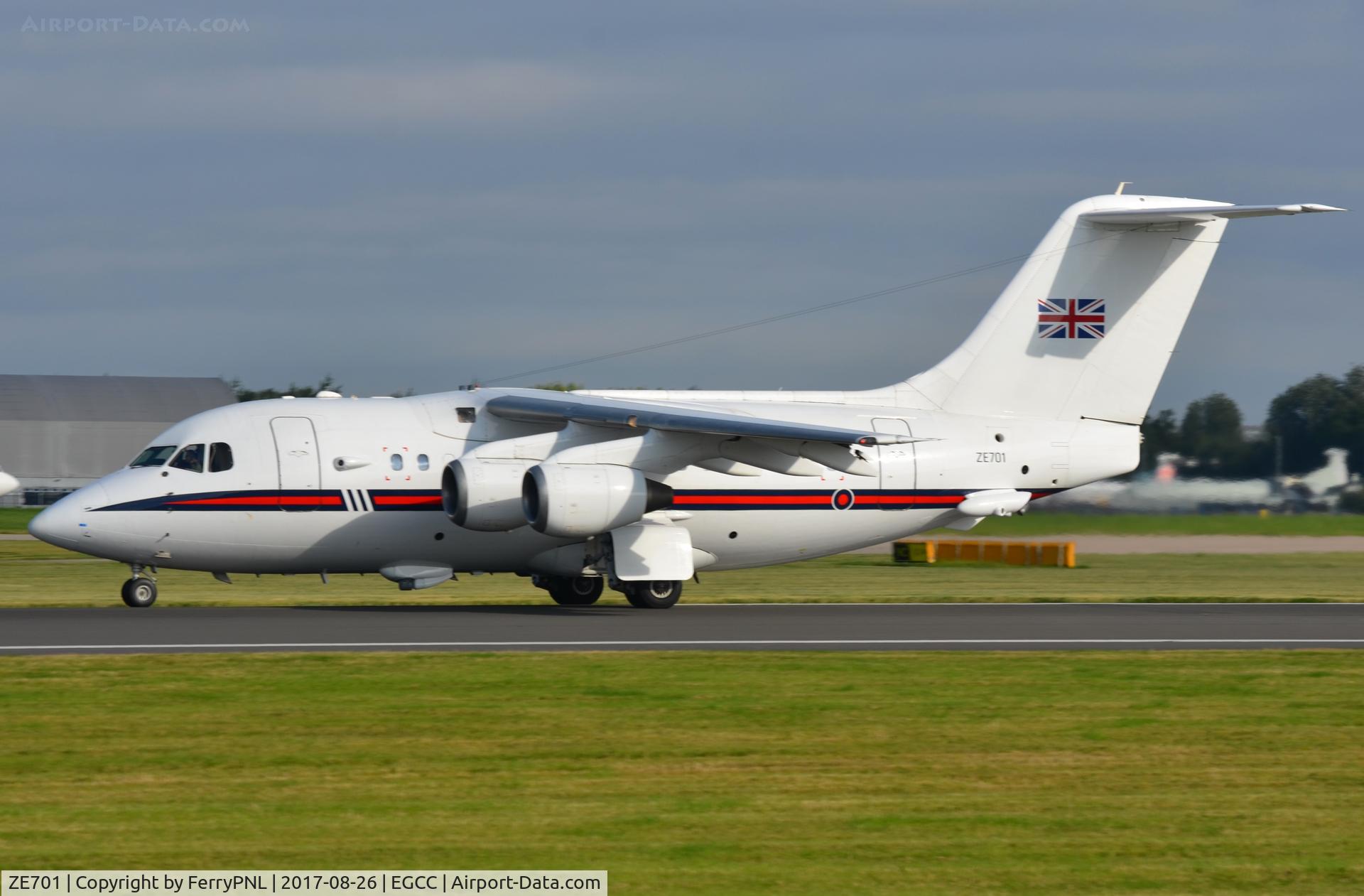 ZE701, 1985 British Aerospace BAe.146 CC.2 C/N E1029, Royal Flight BAe146 departing MAN.