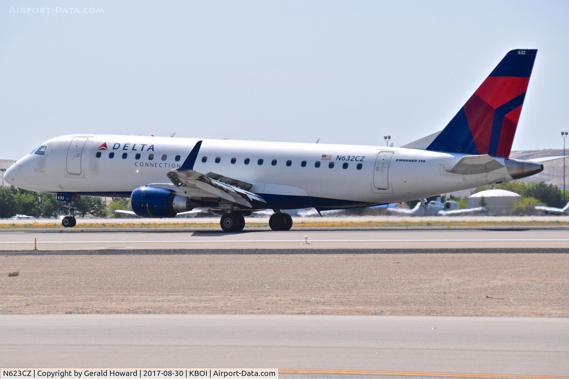 N623CZ, 2008 Embraer 175LR (ERJ-170-200LR) C/N 17000221, Landing on RWY 10L.