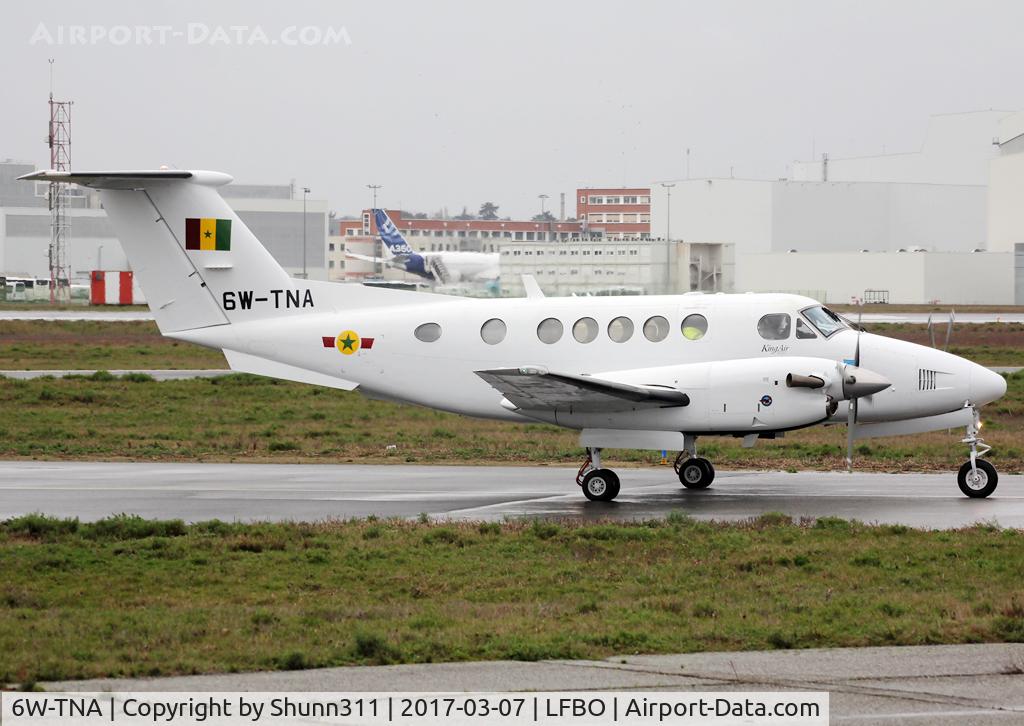 6W-TNA, 2007 Hawker Beechcraft B200 King Air C/N BB-1983, Taxiing to the General Aviation area...