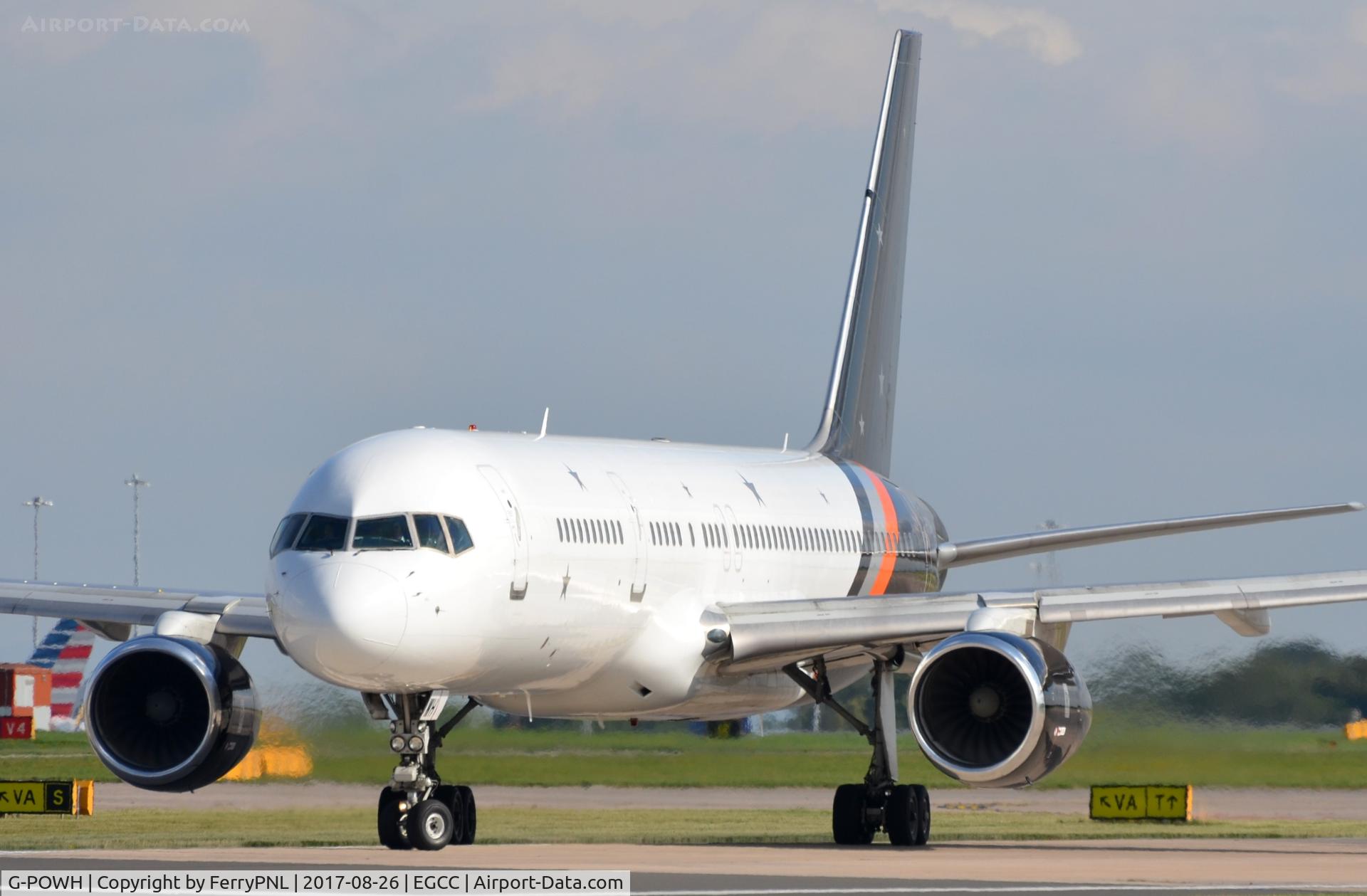 G-POWH, 2000 Boeing 757-256 C/N 29308, Titan B752 lining-up.