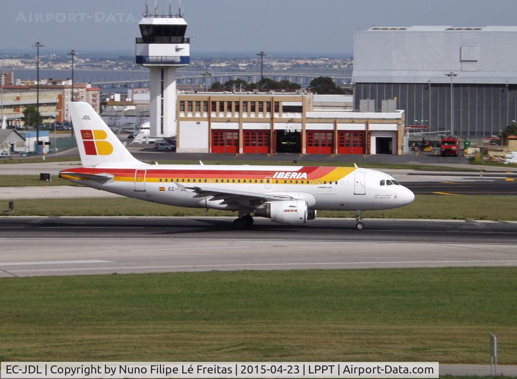 EC-JDL, 2004 Airbus A319-111 C/N 2365, Taking-off