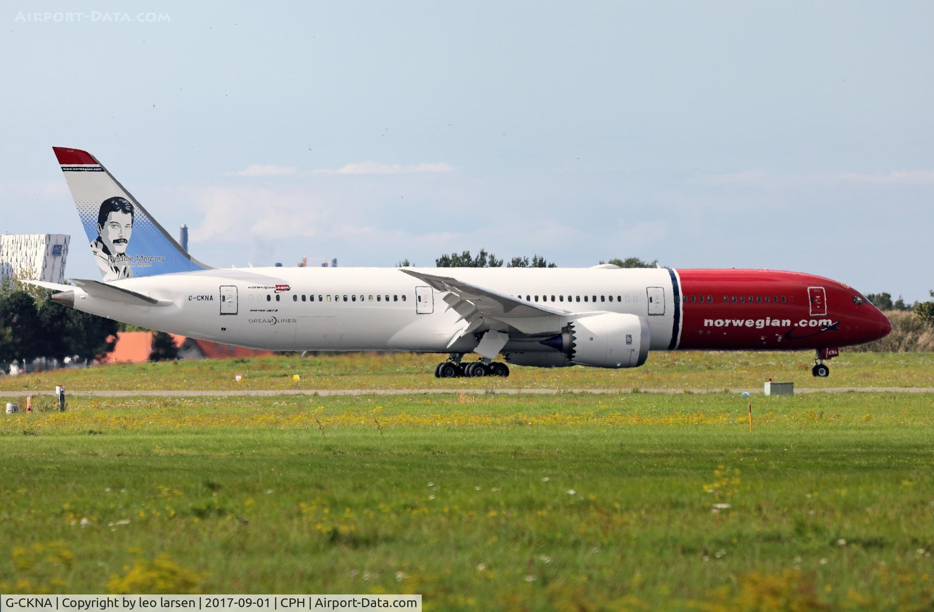 G-CKNA, 2017 Boeing 787-9 Dreamliner C/N 38784, Copenhagen 1.9.2017.With tail motif
