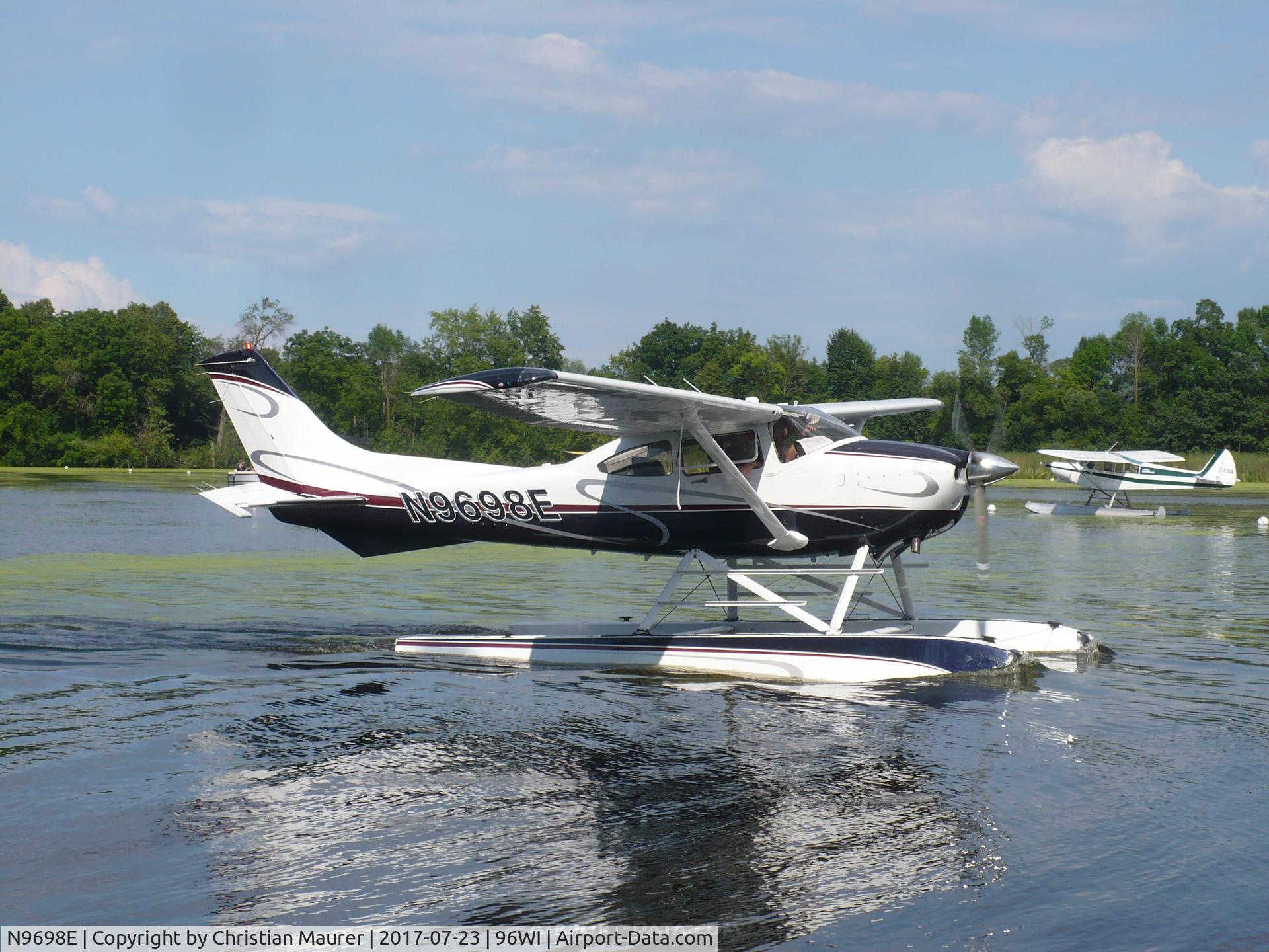 N9698E, 1984 Cessna 182R Skylane C/N 18268438, Cessna 182R