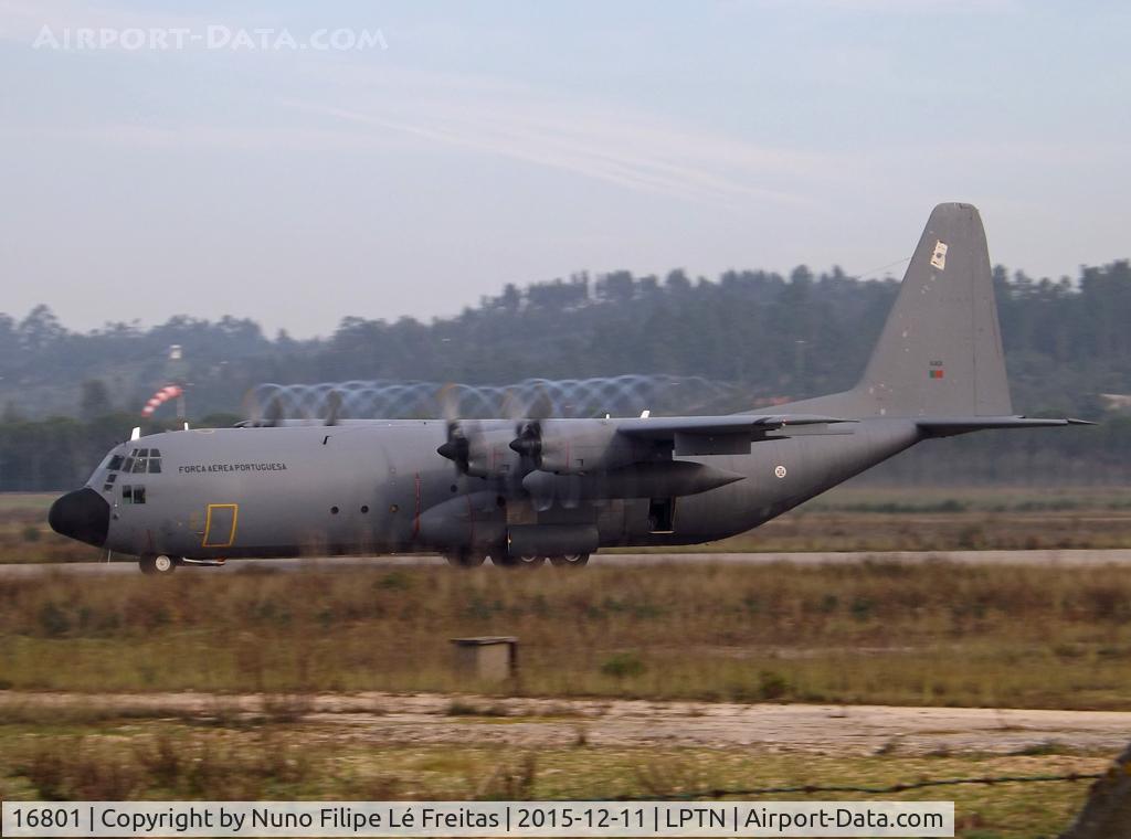 16801, 1977 Lockheed C-130H-30 Hercules C/N 382-4749, Taking-off.