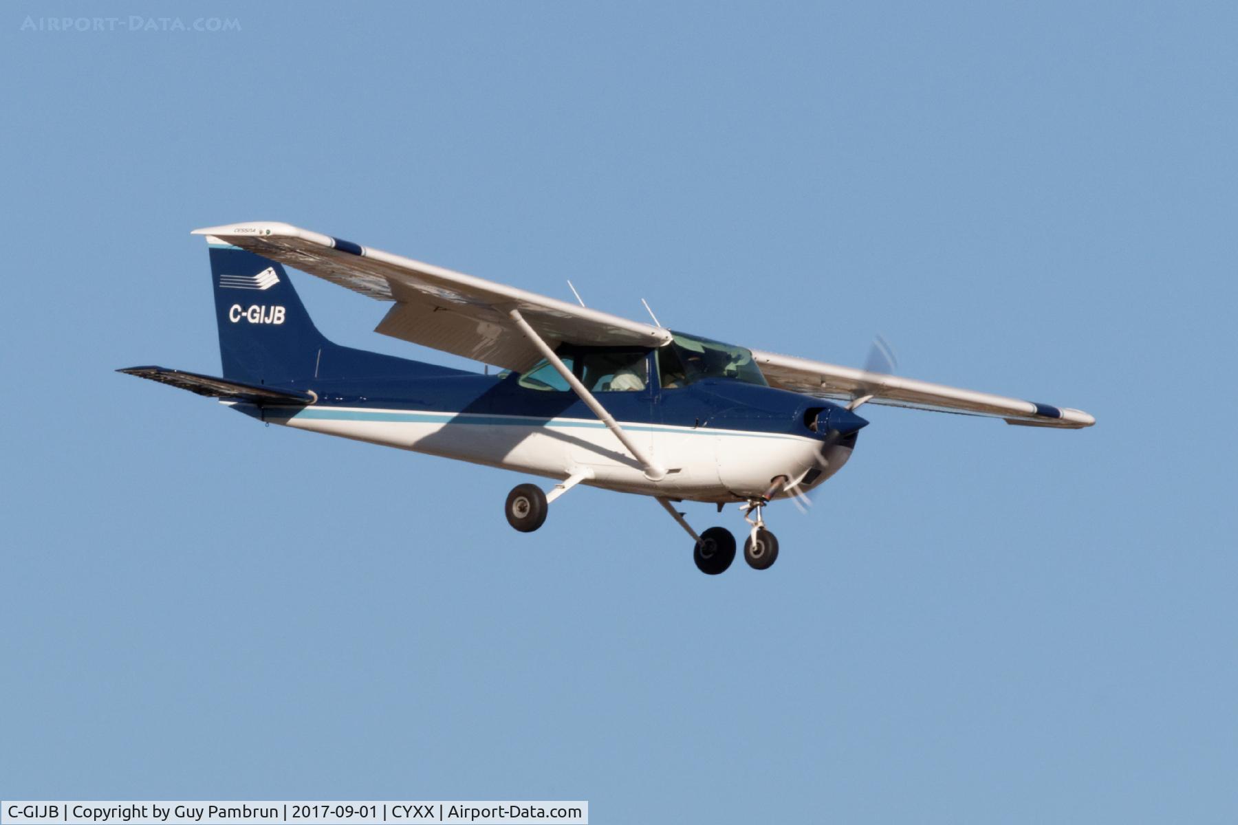 C-GIJB, 1975 Cessna 172M C/N 17265213, Landing