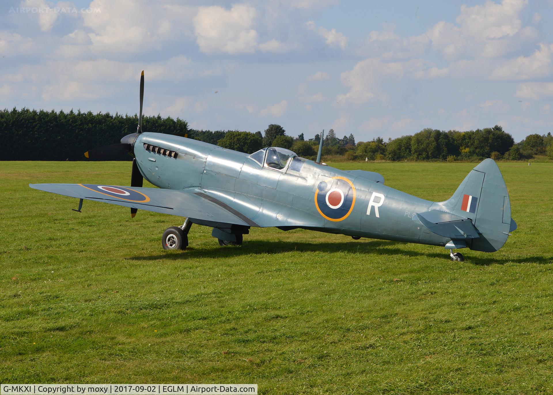 G-MKXI, 1944 Supermarine 365 Spitfire PR.XI C/N 6S/504719, Supermarine Spitfire PR.XI at White Waltham.