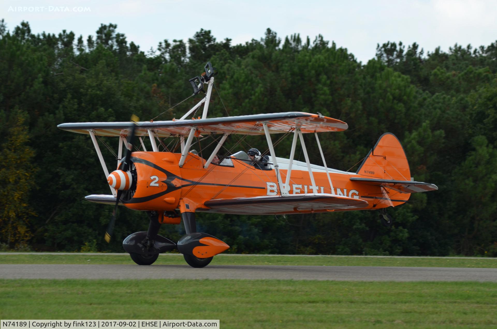 N74189, 1941 Boeing PT-17/R985 Kaydet (A75N1) C/N 75-717, BREATLING WINGWALKER 2