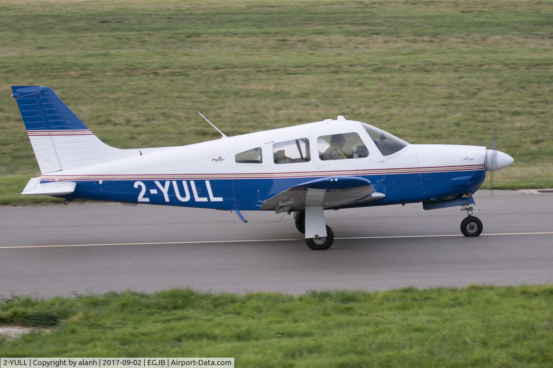 2-YULL, 2005 Piper PA-28R-201 Cherokee Arrow III C/N 2844118, Taxiing after arrival, Guernsey