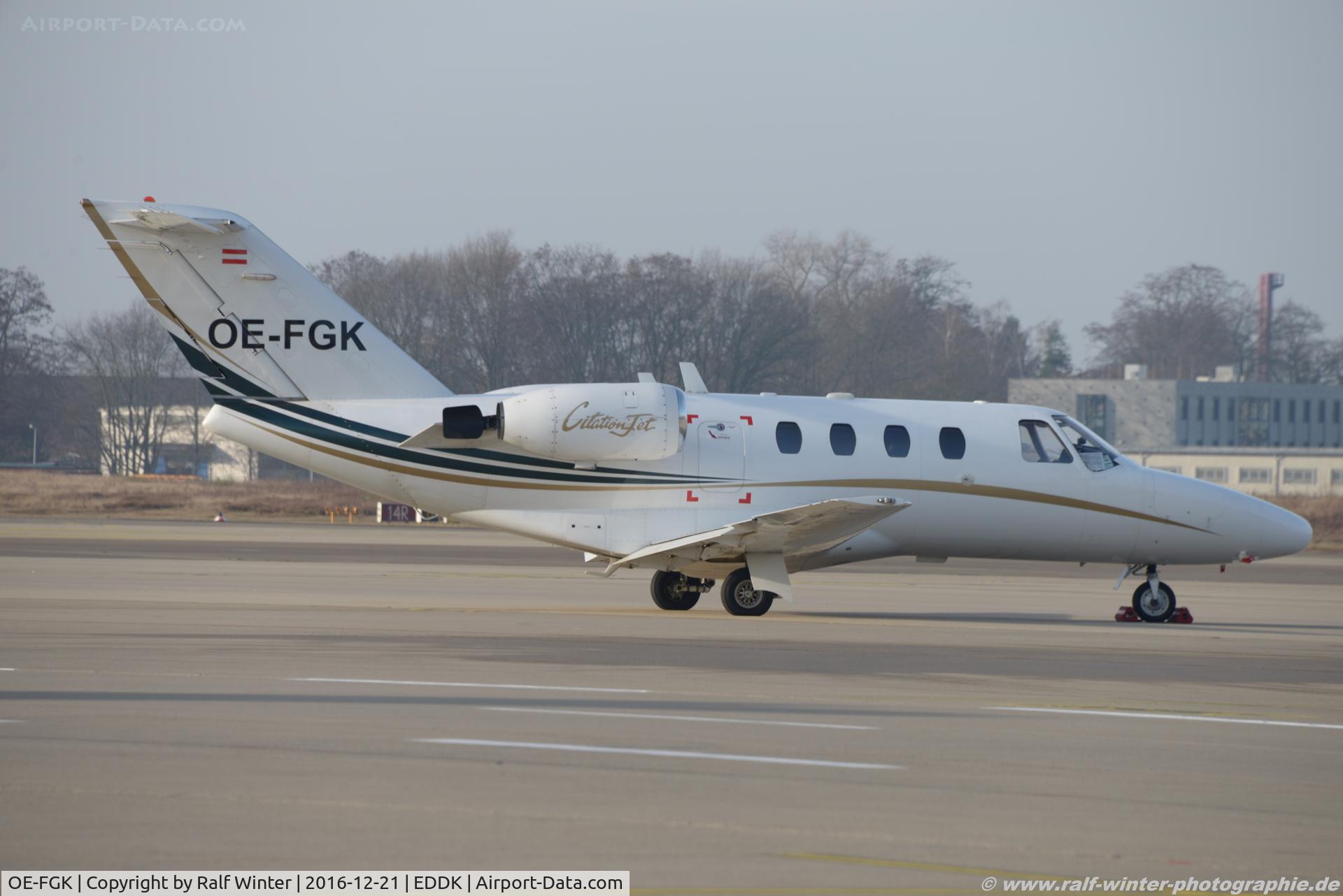 OE-FGK, 1999 Cessna 525 Citationjet C/N 525-0331, Cessna 525 CitationJet - MOZ SalzburgJetAvioation - 525-0331 - OE-FGK - 21.12.2016 - CGN