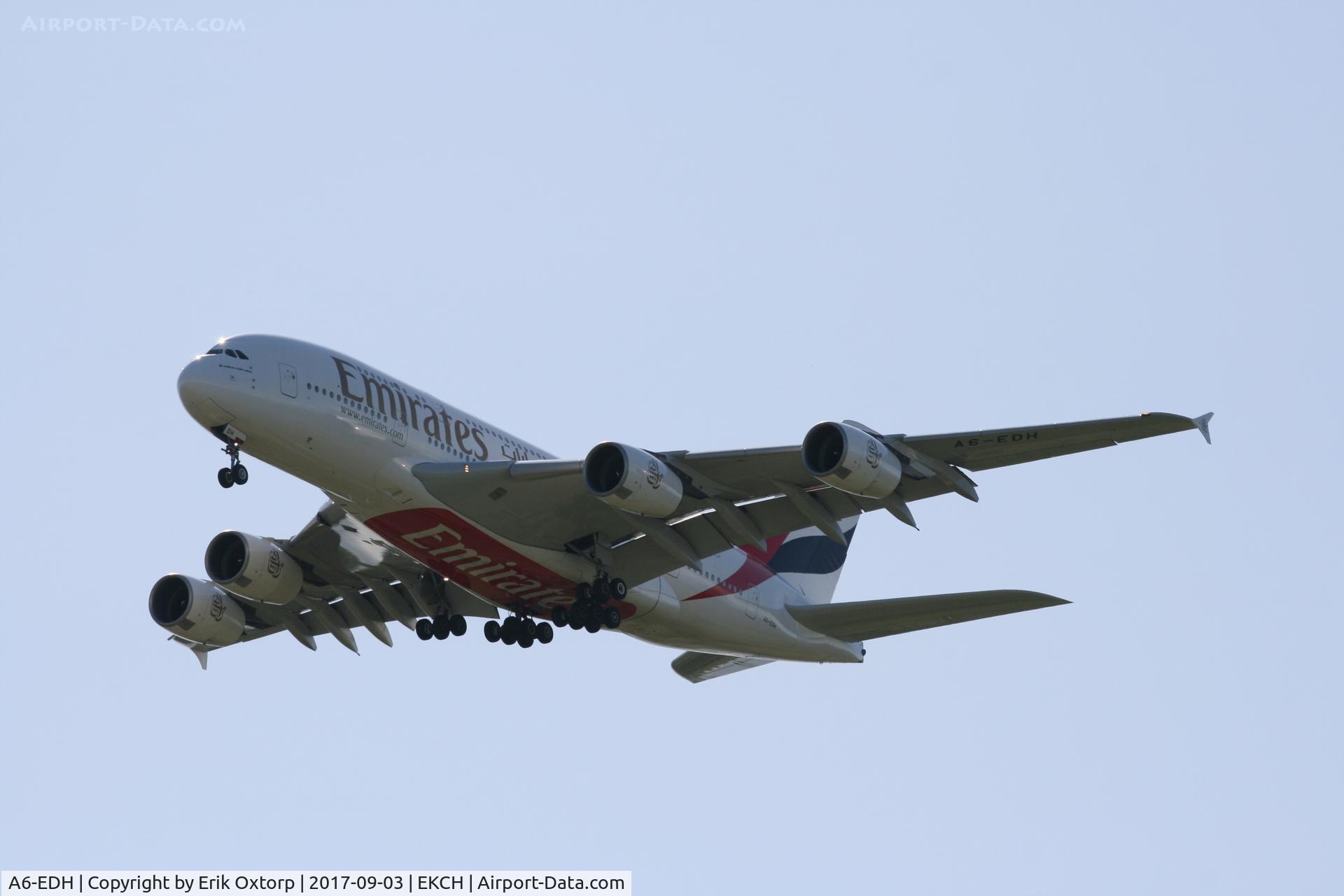 A6-EDH, 2009 Airbus A380-861 C/N 025, A6-EDH landing rw 04R