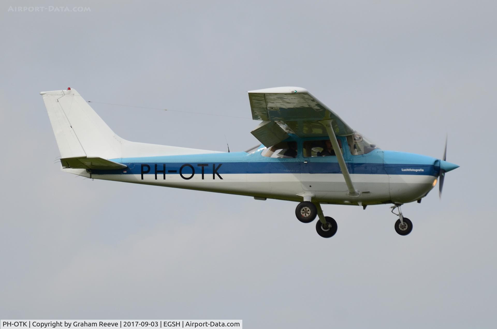 PH-OTK, Reims F172N Skyhawk C/N 1963, Landing at Norwich.