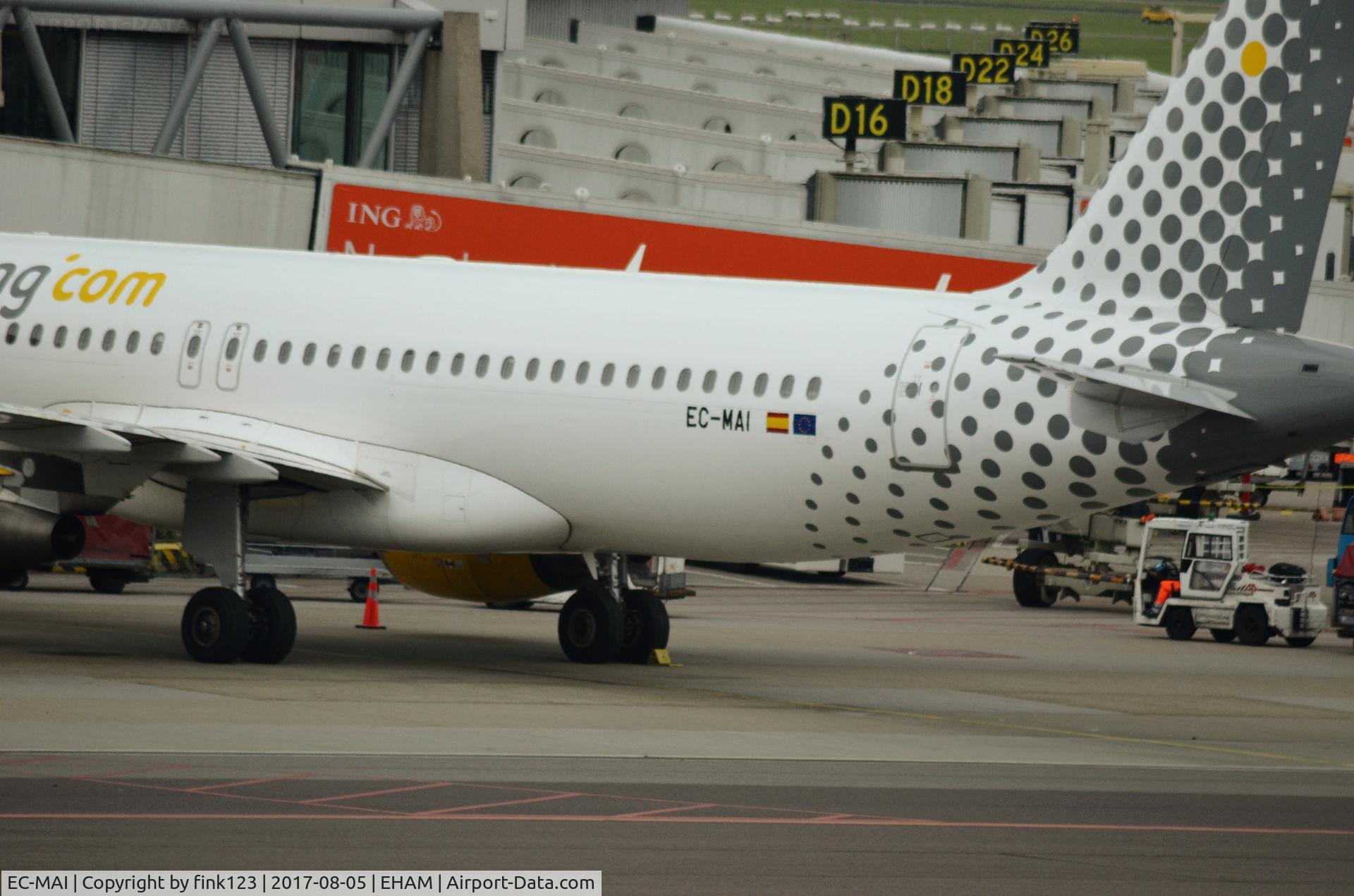 EC-MAI, 2014 Airbus A320-214 C/N 6045, vueling a320 tail at schiphol